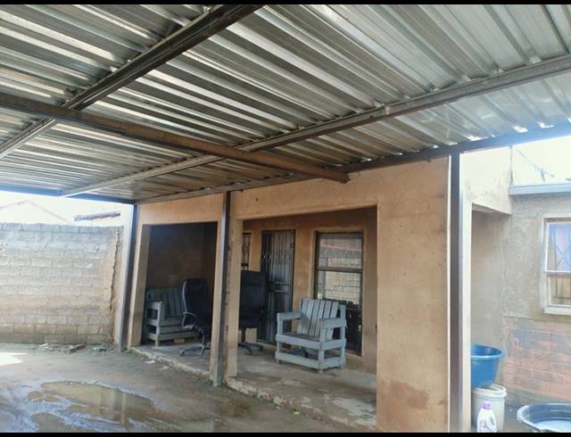 7 BEDROOM HOUSE FOR SALE IN NELLMAPIUS EXT 4